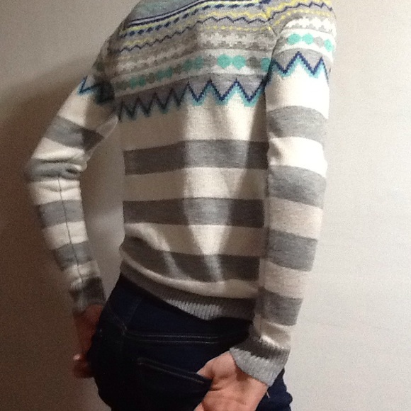 Knit Sweater ADORABLE - Picture 2 of 3